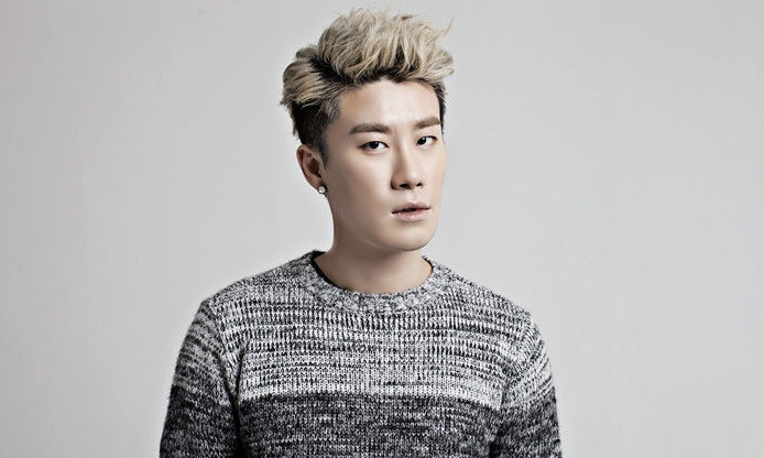 Vì hai từ trong bài hát, nam ca sĩ này bị nghi dính dáng “Phòng chat thứ N” ảnh 2