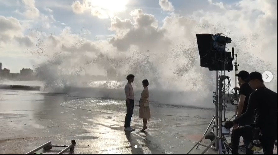 Chỉ một bức ảnh cũng khiến Song Hye Kyo lại bị đồn hẹn hò Park Bo Gum ảnh 2