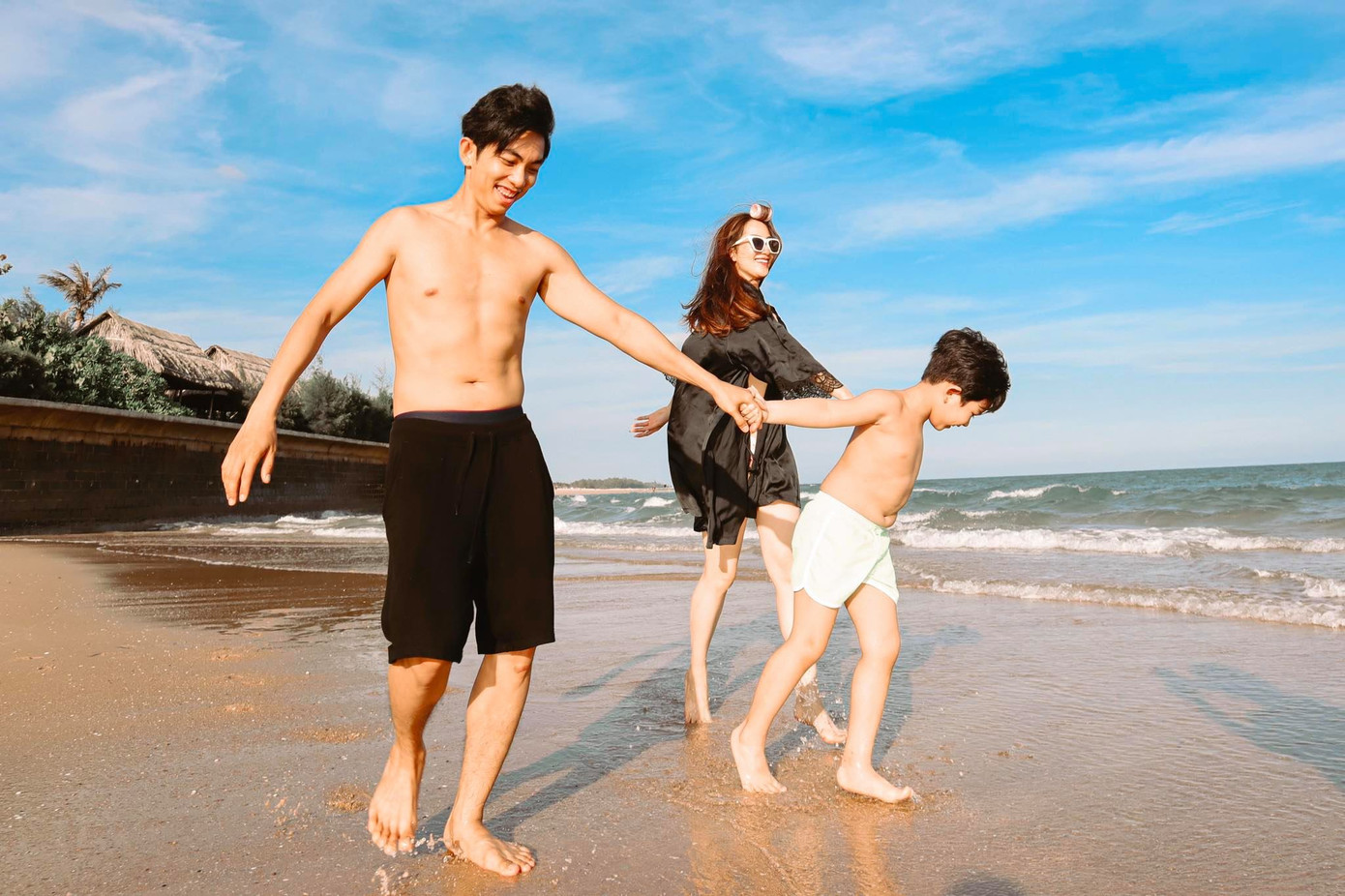 Dù đã là bà mẹ hai con, Khánh Thi vẫn giữ được thân hình đáng ngưỡng mộ ảnh 5