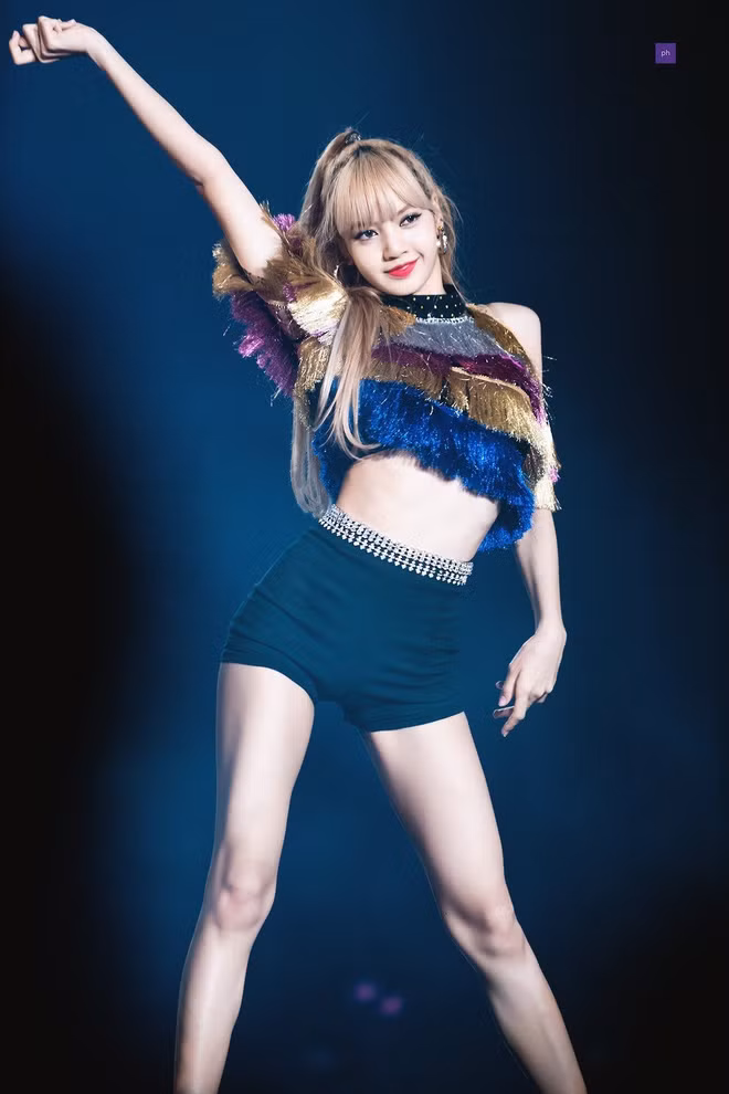 Tranh cãi quanh vẻ đẹp của Lisa (Black Pink): Vóc dáng chuẩn hay cơ thể quá gầy? ảnh 1