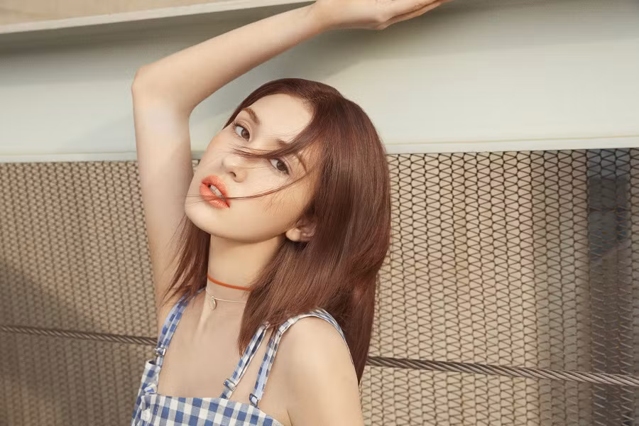 19 tuổi bạn có gì trong tay, Jeon Somi đã sở hữu xe siêu sang 20 tỷ đồng! ảnh 1