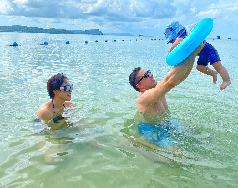 Kỷ niệm một năm ngày cưới, Phương Mai được chồng tặng cho món quà đắt giá ảnh 1