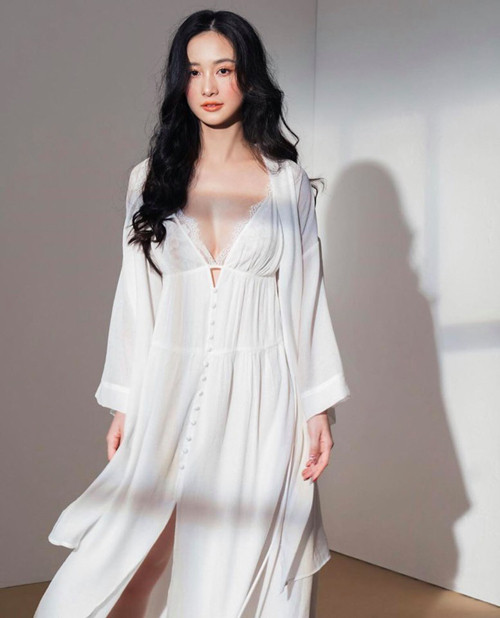 Ngắm sao Việt mặc đồ ngủ trong những ngày ở nhà cách ly xã hội chống COVID-19 ảnh 6