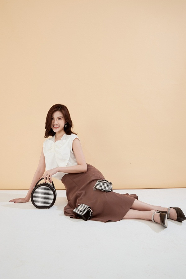 Khó mà nhận ra cô gái xinh đẹp thanh lịch này là “tiểu tam” Lương Thanh ảnh 11