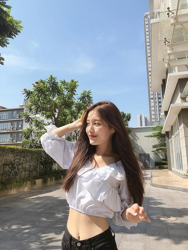 Không thể ngờ kỷ lục vòng eo 56 của Ngọc Trinh đã bị cô gái này phá vỡ ảnh 7