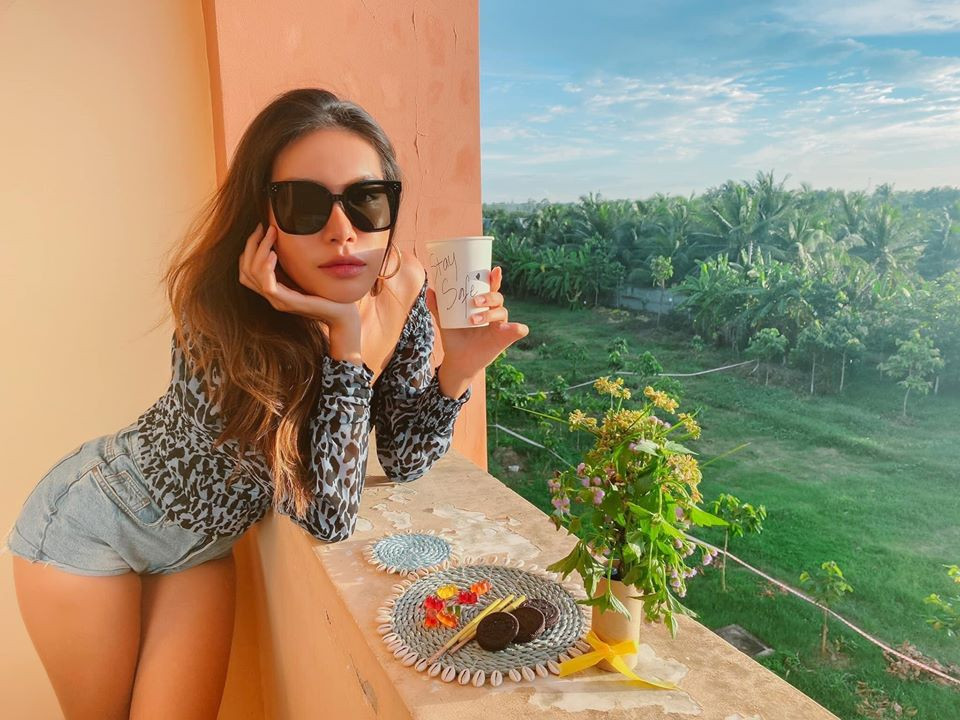 Minh Tú hết hạn cách ly, hạnh phúc khi được về nhà sau 4 tháng mắc kẹt ảnh 2