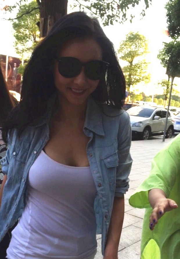 Trương Bá Chi lộ vòng hai tròn trịa, có lẽ nào đang mang thai lần nữa cho người tình? ảnh 5