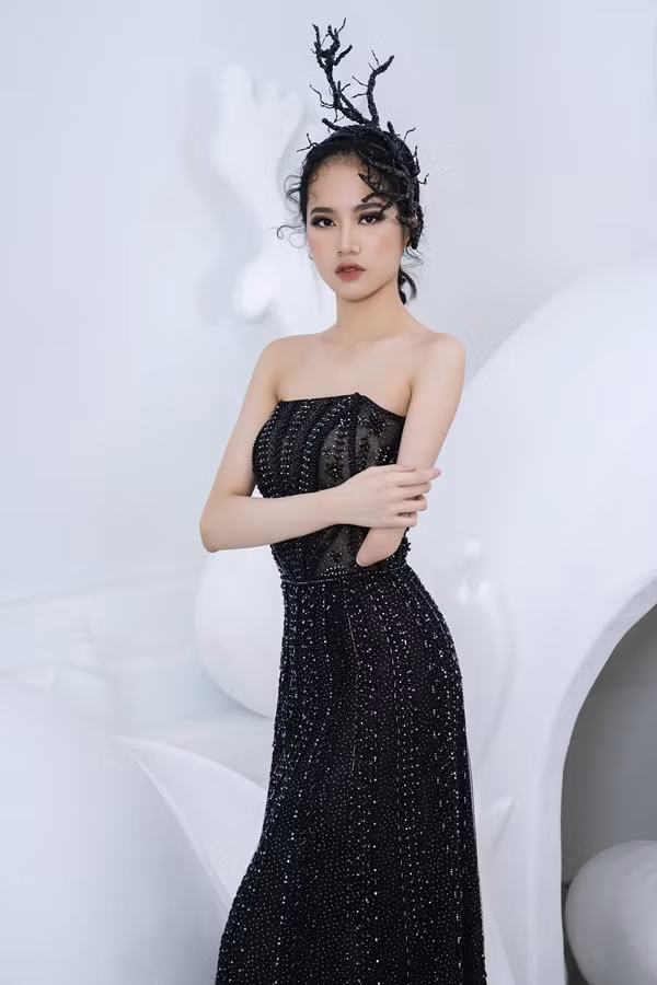 Lạ lẫm xen lẫn cảm phục trước cô gái khuyết tay tự tin làm người mẫu thời trang ảnh 9
