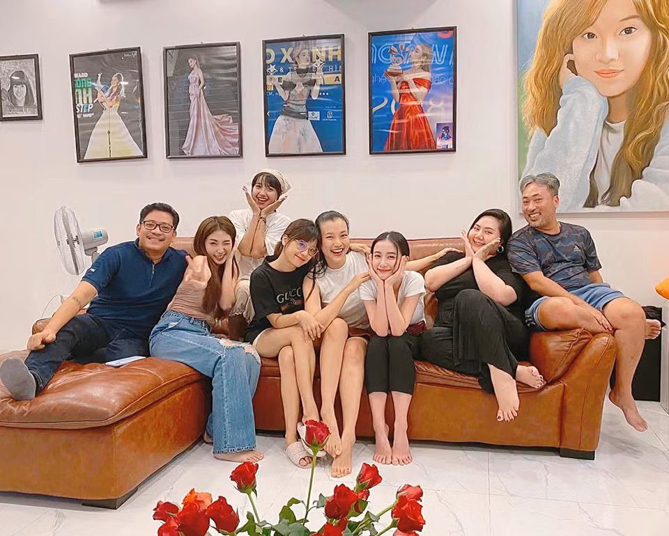 Hoàng Oanh lộ ảnh bụng nhỏ bất thường, phải chăng đã sinh con đầu lòng? ảnh 1