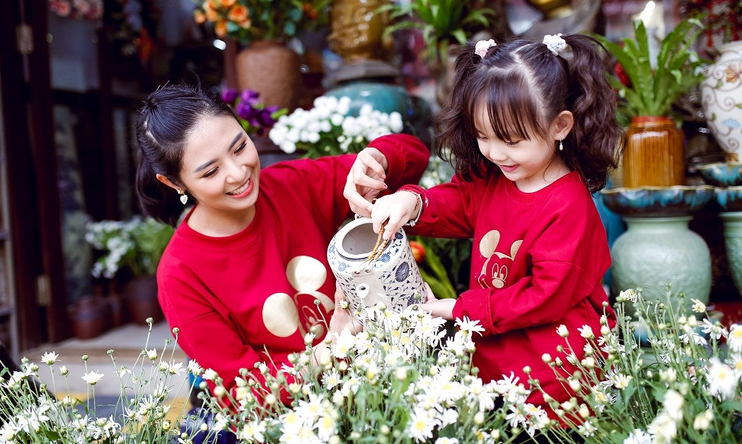 Chưa kết hôn sinh con nhưng Hoa hậu Ngọc Hân lại có một cô con gái dễ thương hết biết ảnh 8