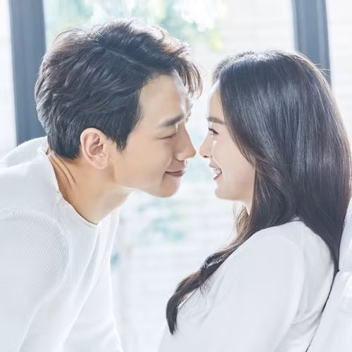 Kim Tae Hee: “Hôn nhân đã giúp cho mọi cảm xúc của tôi sâu sắc hơn” ảnh 2