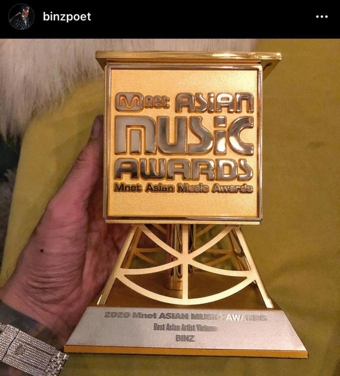 Binz bị chê thiếu chuyên nghiệp, khoe giải thưởng khi lễ trao giải còn chưa tổ chức ảnh 3