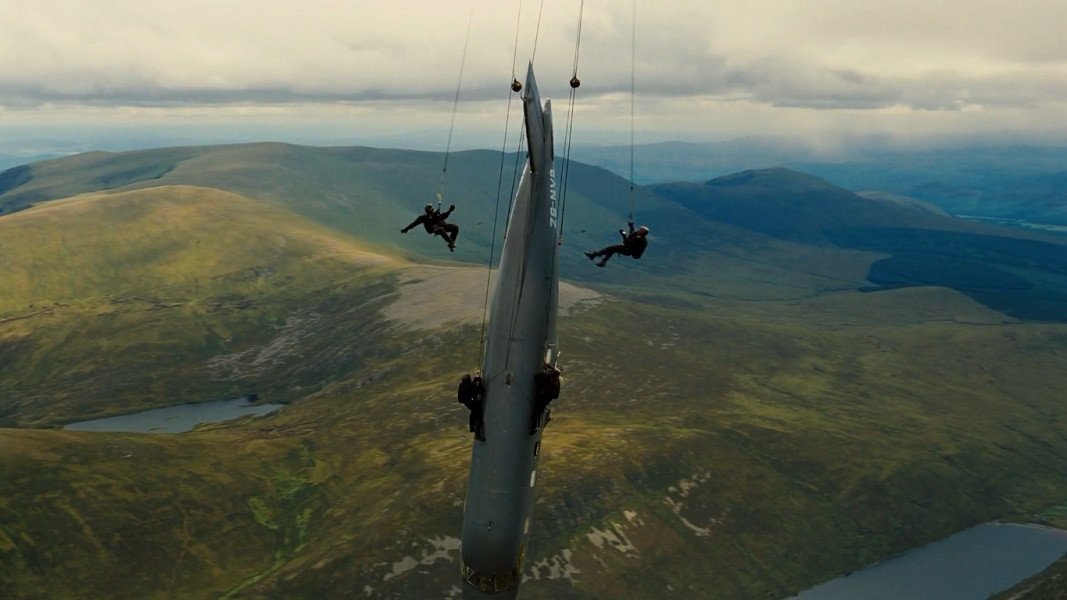 Hàng loạt “bom tấn” dời lịch chiếu để né COVID-19, riêng TENET vẫn kiên quyết ở lại ảnh 2