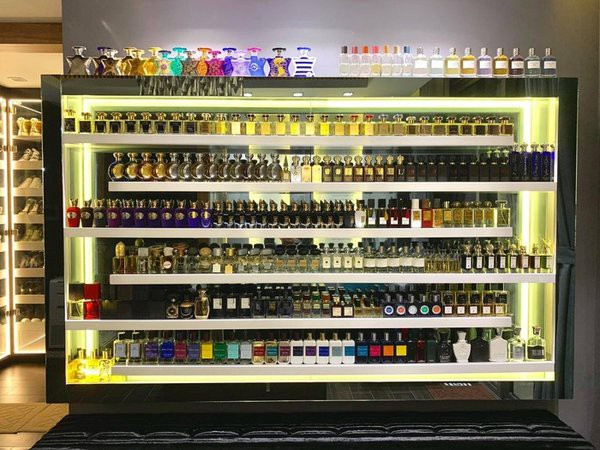 Không thể bỏ qua những bộ sưu tập từ đặc biệt đến kỳ dị của sao Việt ảnh 3