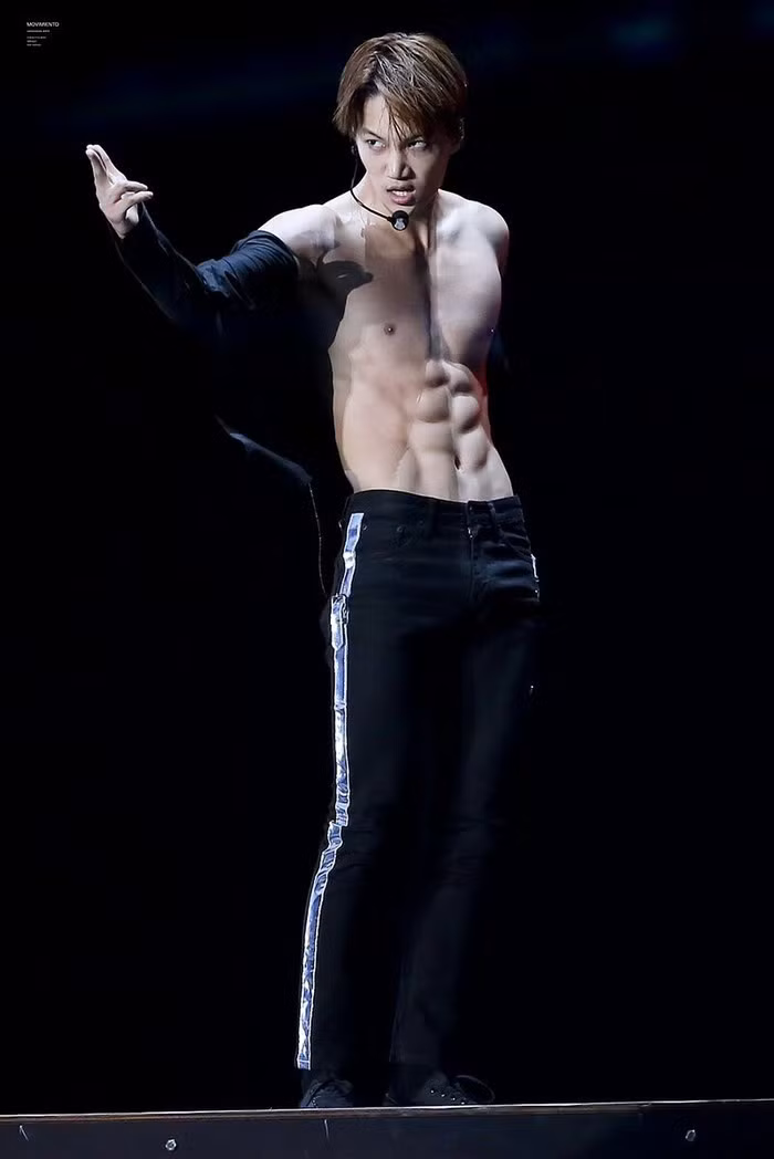 Ngất ngây trước những nam idol chăm chỉ cởi áo khoe cơ bụng 6 múi ảnh 4