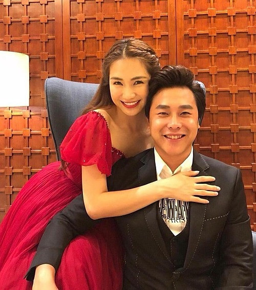 ‘Choáng’ Hòa Minzy để lộ bằng chứng đã sinh con trai ảnh 1