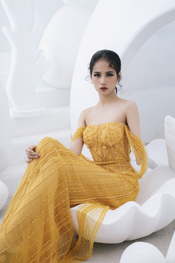 Lạ lẫm xen lẫn cảm phục trước cô gái khuyết tay tự tin làm người mẫu thời trang ảnh 12