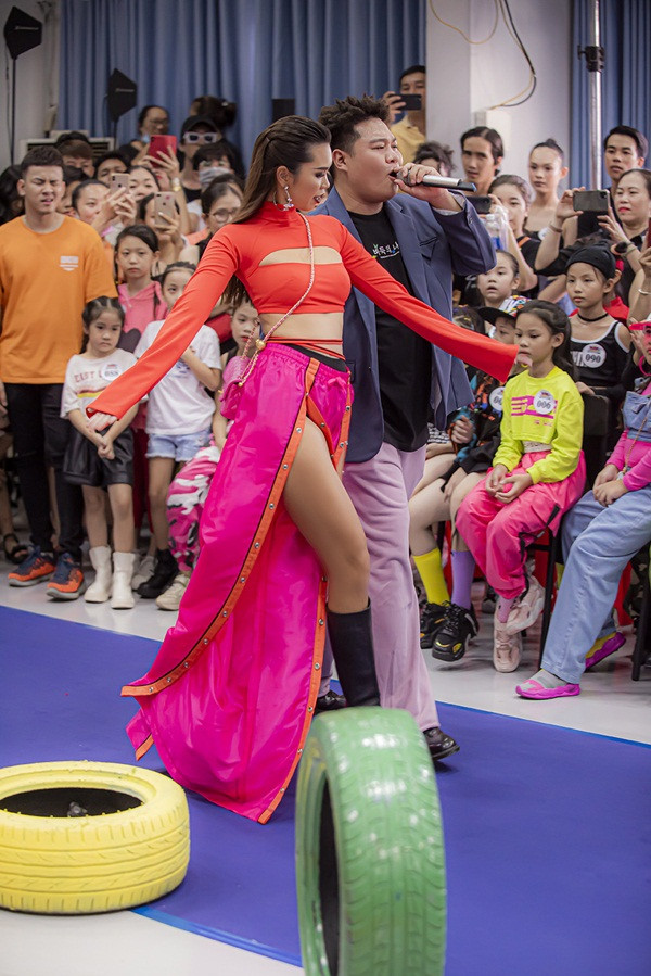 Hà Anh phản pháo thế nào trước quan điểm “thi người mẫu nhí chỉ là cuộc chiến của bố mẹ?“ ảnh 11