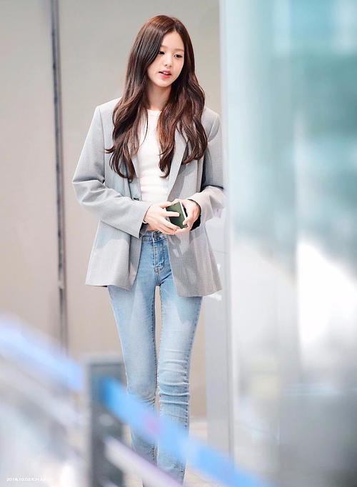 Nhìn Jang Won Young (IZ*ONE) mới biết “dáng đẹp như Thủy thủ Mặt Trăng” là có thật ảnh 5