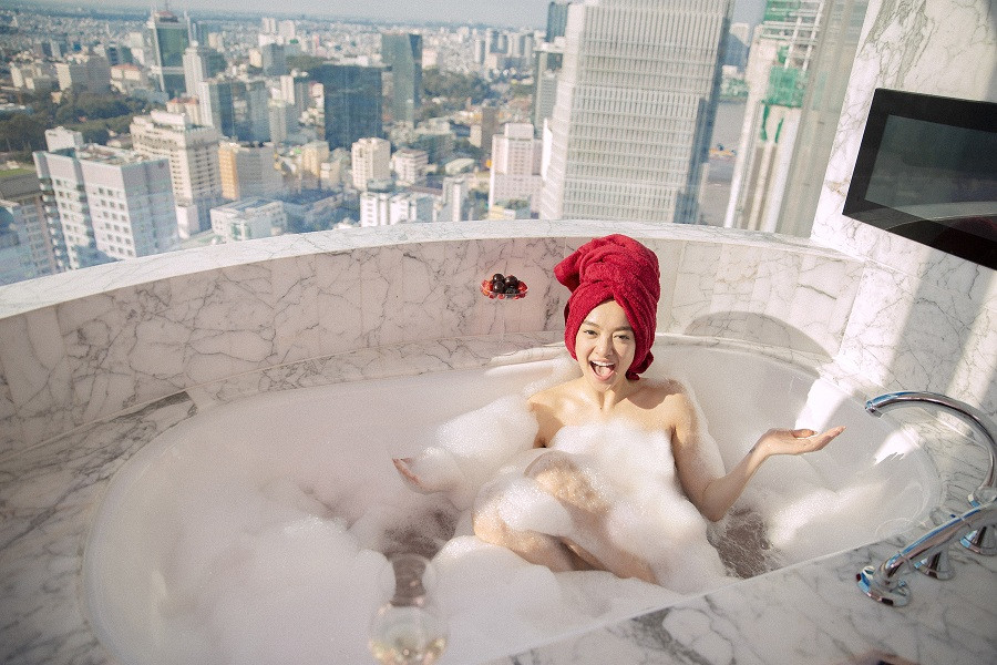 Kaity Nguyễn tắm bán nude, không “lộ hàng” mà vẫn nóng bỏng ảnh 3