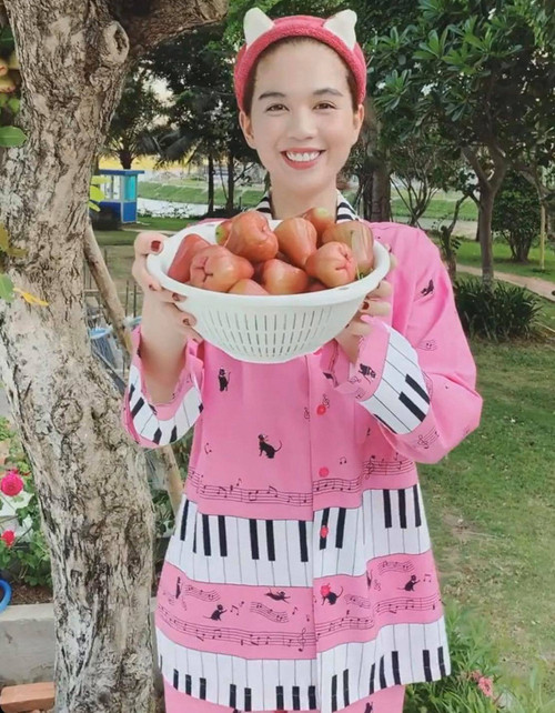 Ngắm sao Việt mặc đồ ngủ trong những ngày ở nhà cách ly xã hội chống COVID-19 ảnh 3