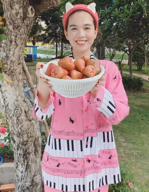 Ngắm sao Việt mặc đồ ngủ trong những ngày ở nhà cách ly xã hội chống COVID-19 ảnh 3