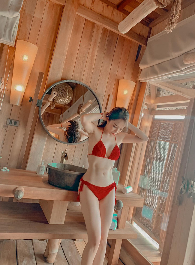 Ngay sau bộ ảnh tình tứ bên Việt Anh, Quỳnh Nga lại “thả thính” hình bikini gợi cảm ảnh 9