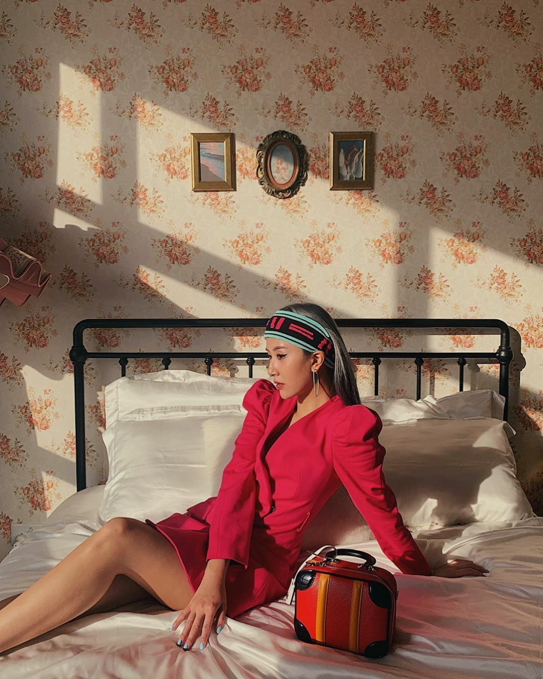 Học ngay sao Việt bí quyết ở nhà tránh dịch cũng có ảnh sống ảo siêu đẹp ảnh 3