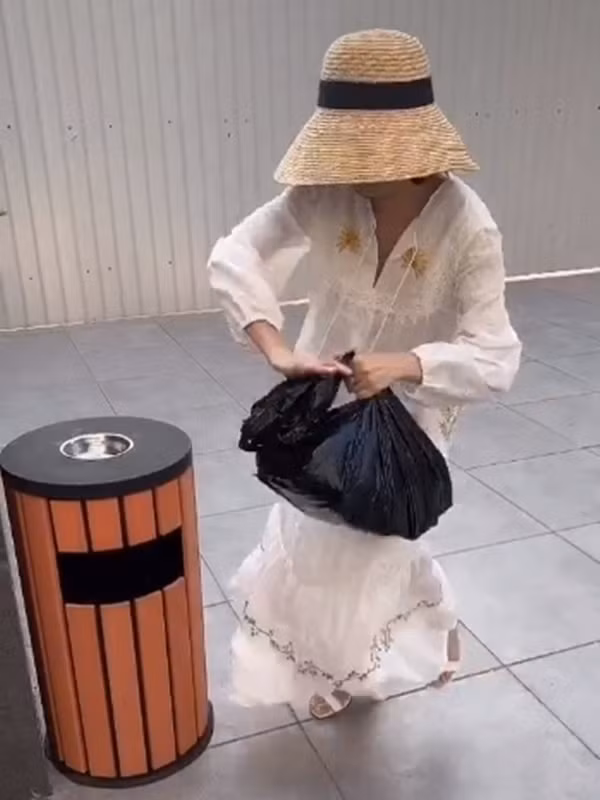 Hết biến gối thành váy, sao Việt lại đua nhau diện thật đẹp để đi... đổ rác ảnh 8