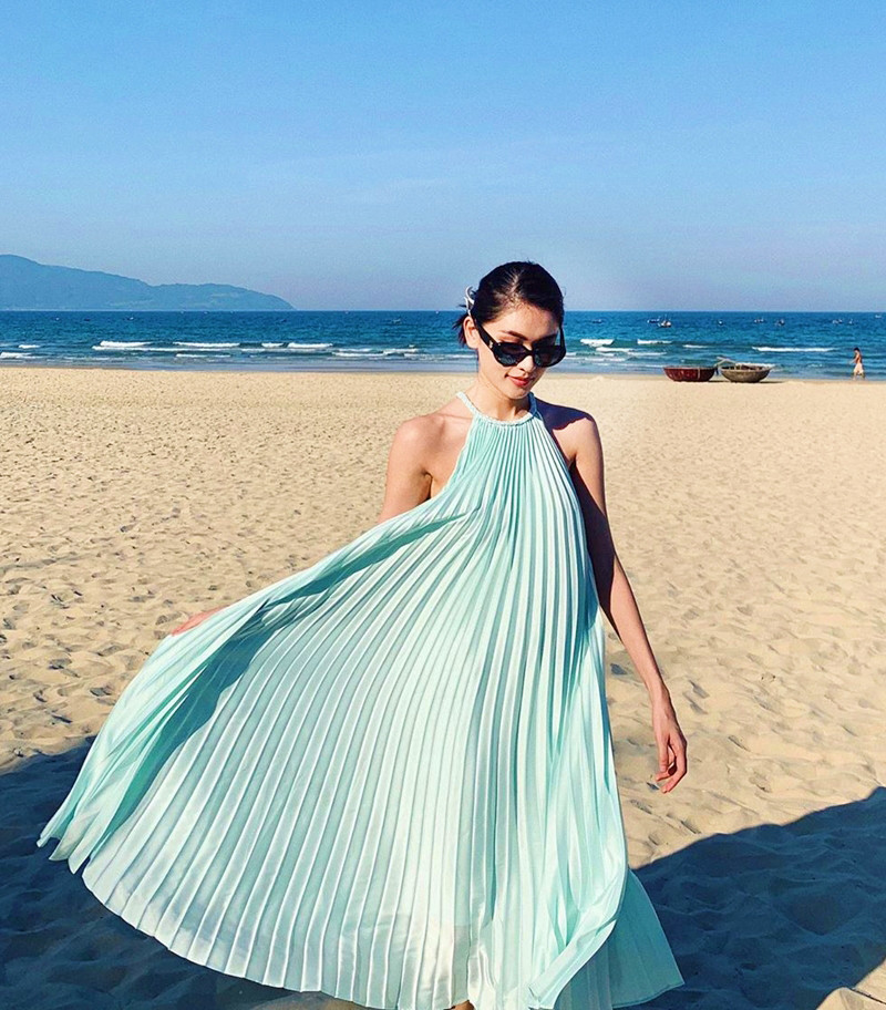 Hàng loạt mỹ nhân V-biz thi nhau diện, chiếc đầm lụa này có gì mà đặc biệt đến vậy? ảnh 9