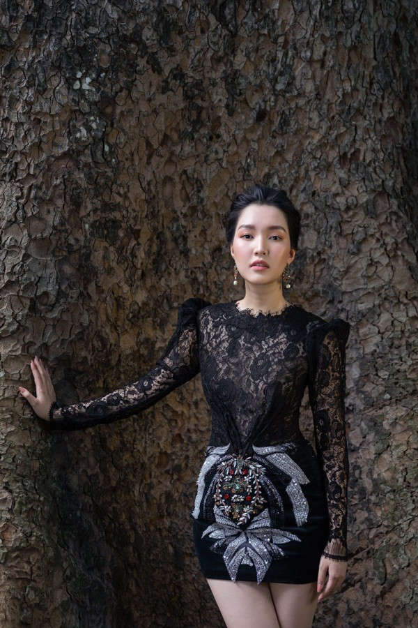 Giữa một rừng mỹ nhân nóng bỏng, “nàng thơ xứ Huế” Ngọc Trân như cơn gió mát lành ảnh 10