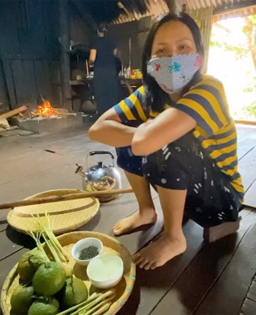 Ngắm sao Việt mặc đồ ngủ trong những ngày ở nhà cách ly xã hội chống COVID-19 ảnh 7