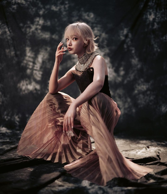 Sao Việt hóa trang mùa Halloween: Chi Pu làm nàng tiên cá nóng bỏng nhất đại dương ảnh 7