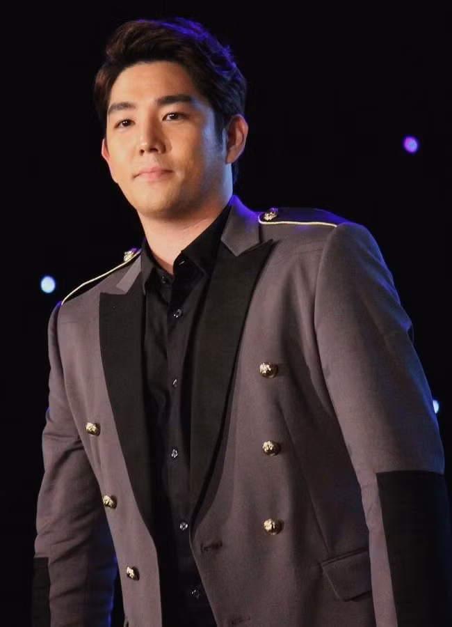Vì scandal đời tư mà những ngôi sao này đành phải rút khỏi showbiz thời gian dài ảnh 1