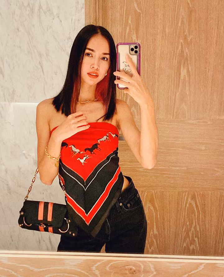 Mỹ nhân Hàn, Việt thi nhau khoe lưng trần eo thon, với mốt lấy khăn làm áo ảnh 8