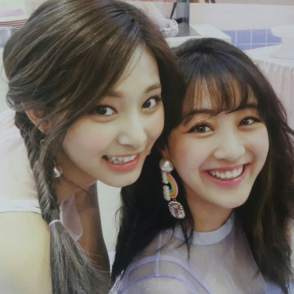 Ngay cả chuyên gia trang điểm cũng công nhận Tzuyu và Jihyo đúng chuẩn mỹ nhân mặt mộc ảnh 1