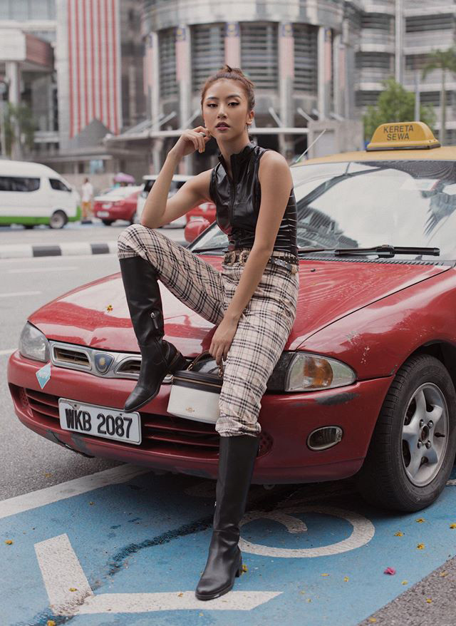 Phát ngốt khi nhìn Quỳnh Anh Shyn phá cách diện bikini cùng boot cao sát gối ảnh 5