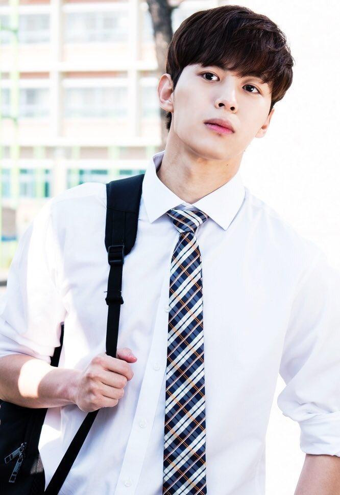 Phát hờn với những mỹ nam sở hữu làn da đã trắng sáng lại còn mịn màng ảnh 6