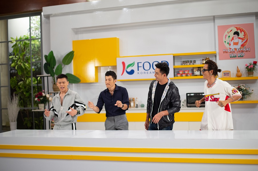 Nhìn nam tính bụi bặm là thế, đâu ngờ Liên Bỉnh Phát cực khéo tay nấu nướng ảnh 4