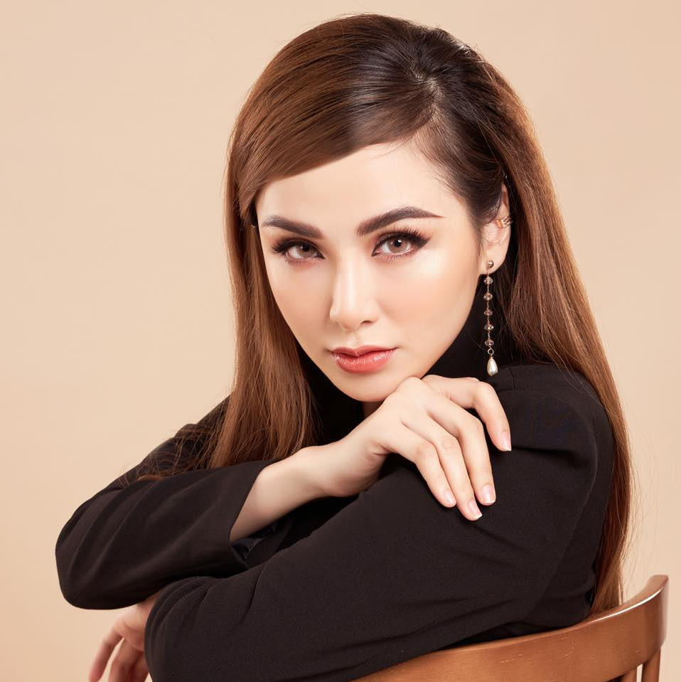 Hoa hậu Diễm Hương đầy ẩn ý khi nhắc đến tin đồn đã ly hôn lần thứ hai ảnh 9