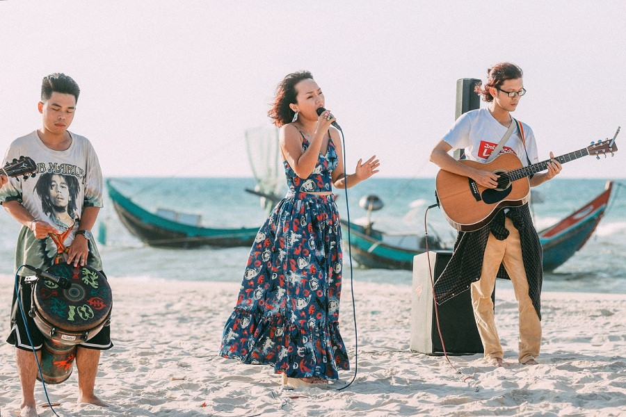 Thái Thùy Linh tiếp tục làm thiện nguyện: Kêu gọi góp khẩu trang cho y bác sĩ Đà Nẵng ảnh 8