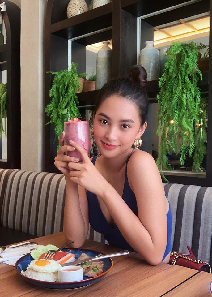 Lương Thuỳ Linh tự tin để mặt mộc, Hoàng Thuỳ khoe vòng 1 sexy với váy cúp ngực ảnh 12