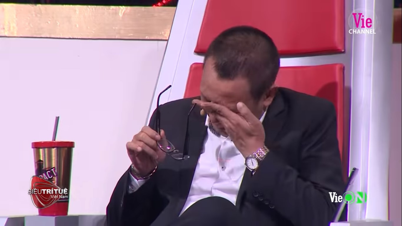 ‘Thần đồng toán học’ khiến Lại Văn Sâm, Trấn Thành rơi nước mắt ảnh 4