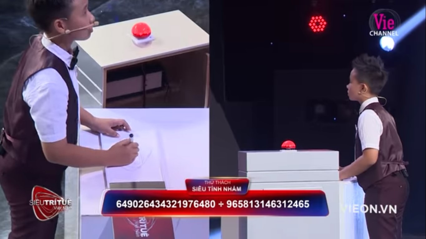 ‘Thần đồng toán học’ khiến Lại Văn Sâm, Trấn Thành rơi nước mắt ảnh 2