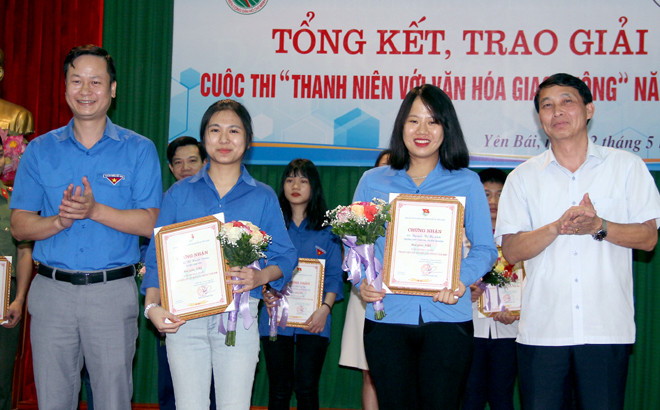 Tỉnh Đoàn Yên Bái trao giải Cuộc thi 'Thanh niên với văn hoá giao thông' ảnh 1
