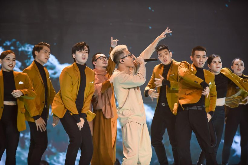 RichChoi có màn lột xác ngoạn mục khi quyết định làm mới nhạc Trịnh tại bán kết "King of Rap". RichChoi: Trưởng thành từ tai tiếng, ứng cử viên sáng giá cho ngôi vô địch “King of Rap“ ảnh 4