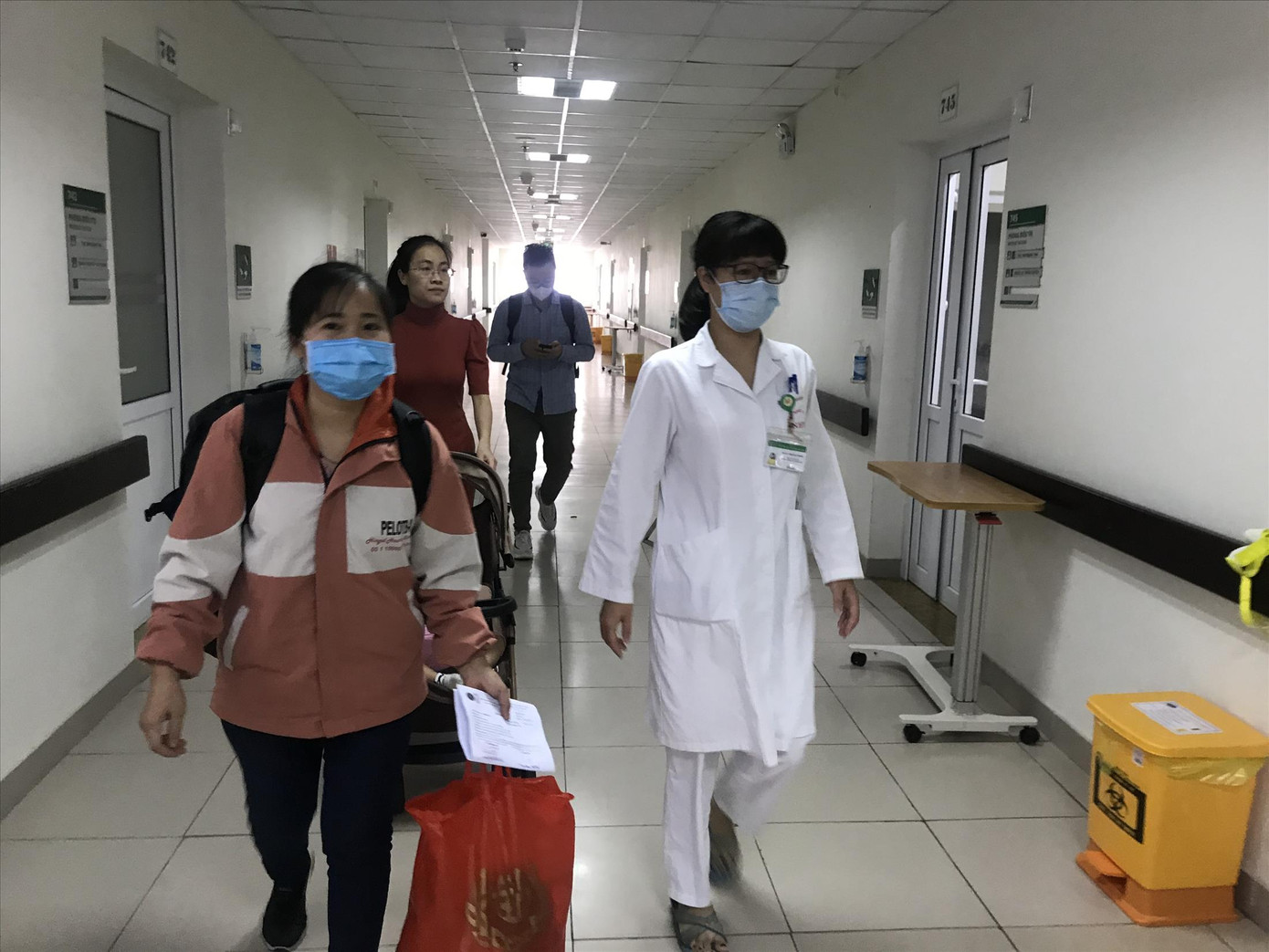 Chuyến 'công tác' đặc biệt đối mặt kẻ thù vô hình của nữ bác sĩ ảnh 1