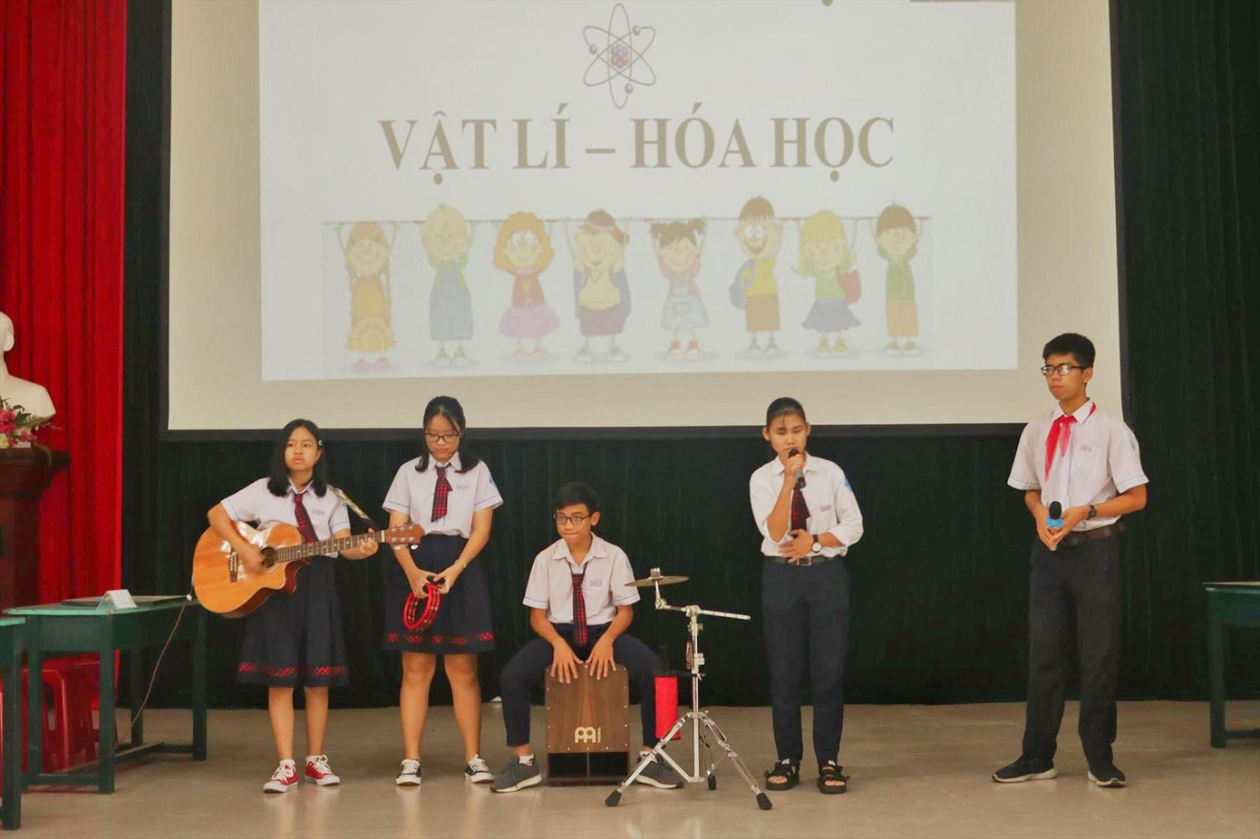 Hoa thơm dâng Bác ảnh 1