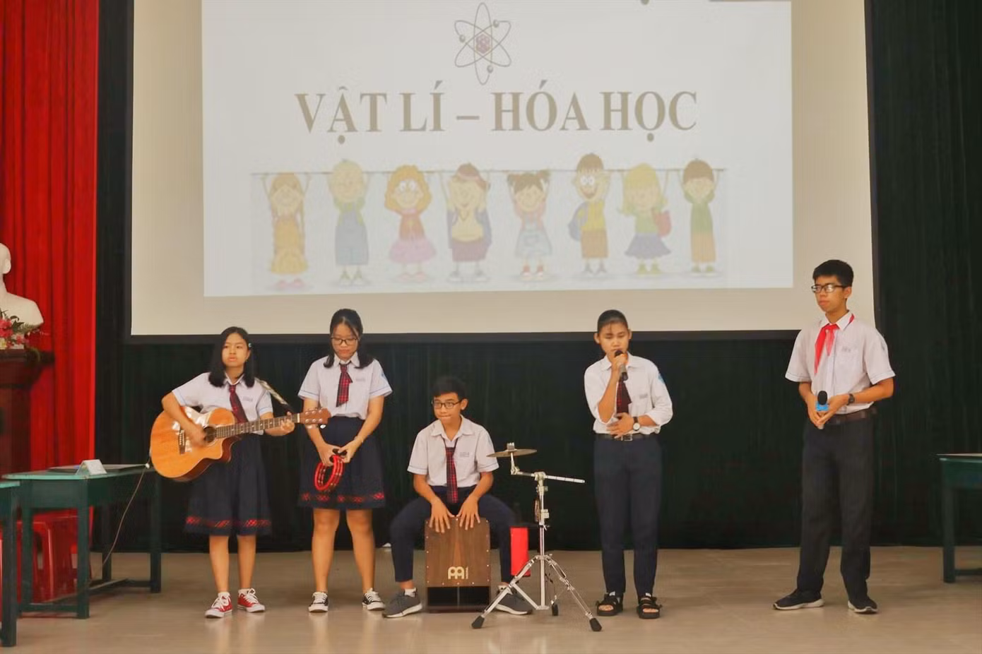 Hoa thơm dâng Bác ảnh 1