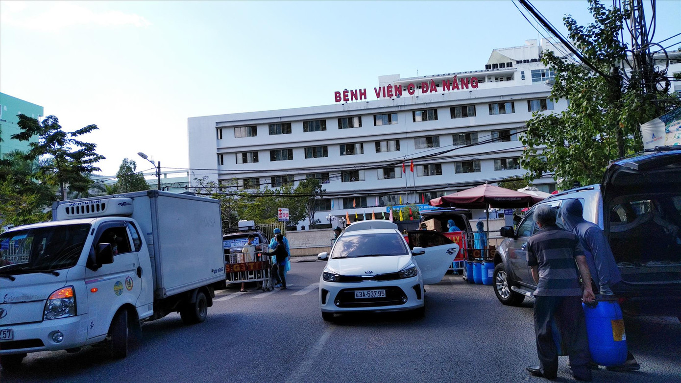 Bên trong thành phố bị cách ly ảnh 1